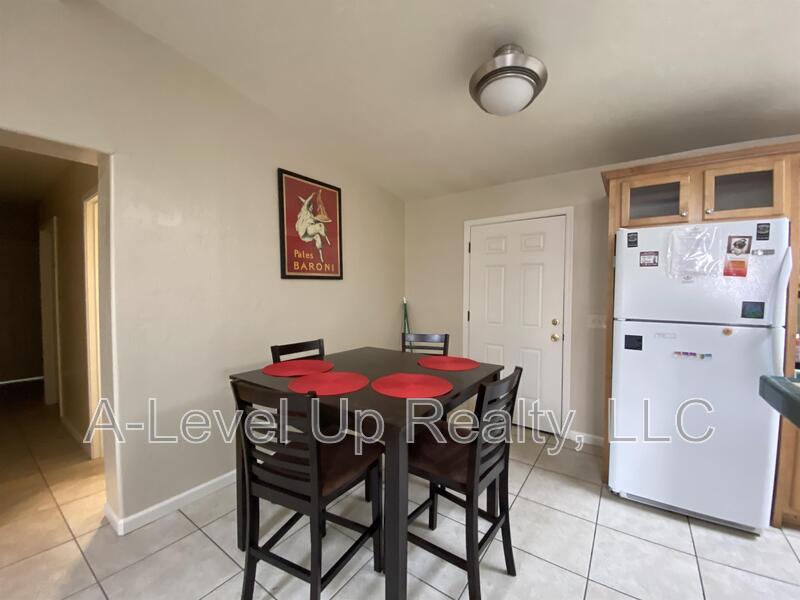 1980 N Tyndall Ave - 1B property image