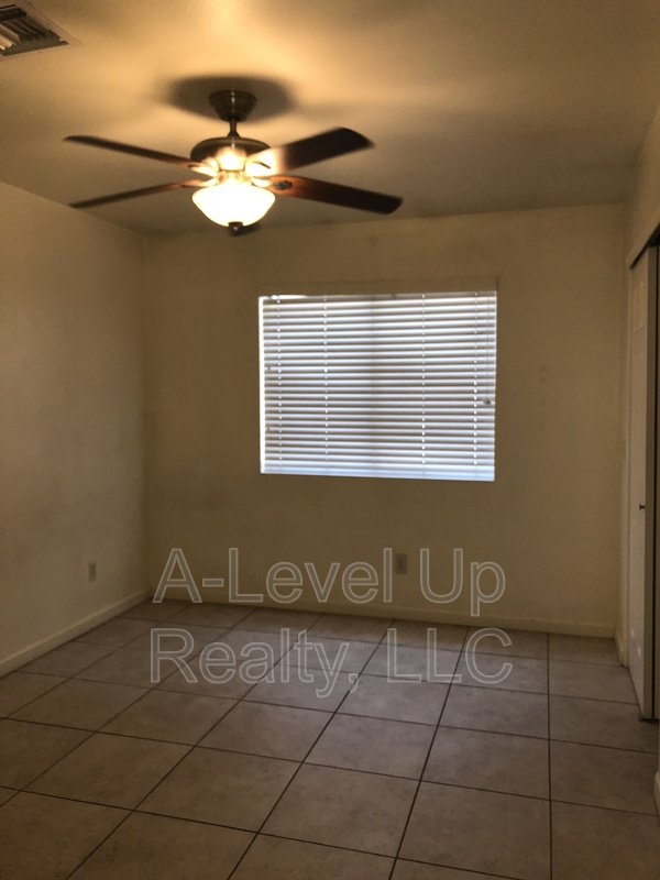 1980 N Tyndall Ave - 1B property image