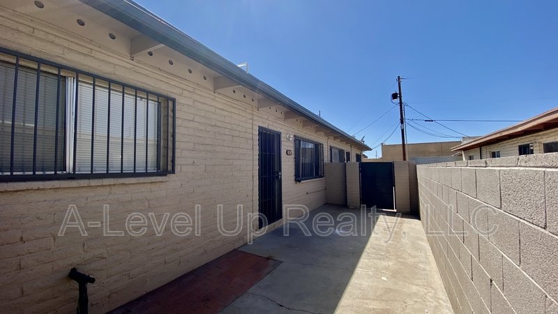 1838 South Rosemont Avenue property image