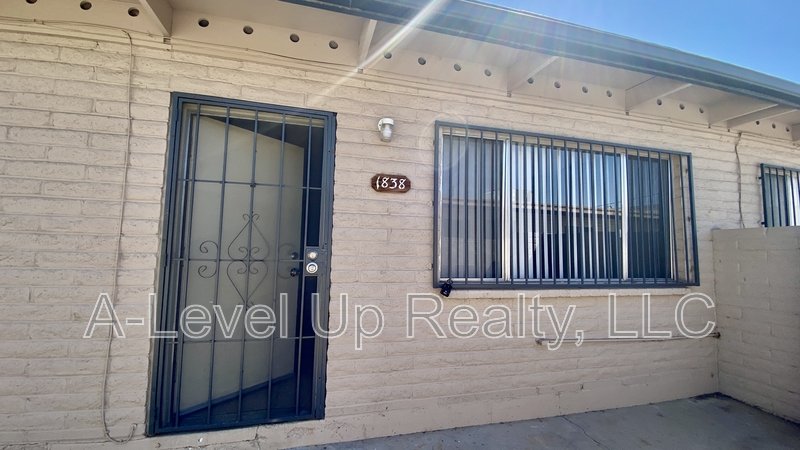 1838 South Rosemont Avenue property image