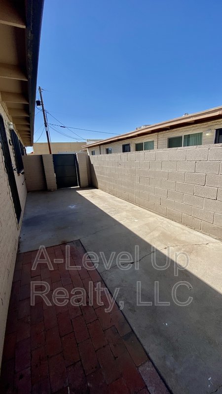 1838 South Rosemont Avenue property image