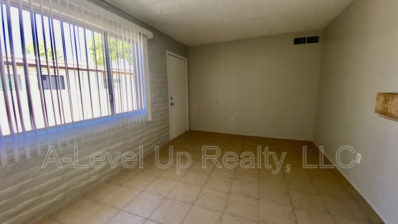 1838 South Rosemont Avenue property image