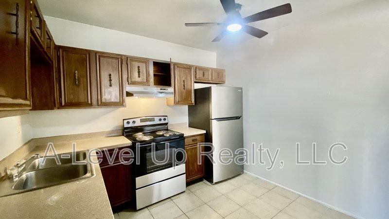 1838 South Rosemont Avenue property image