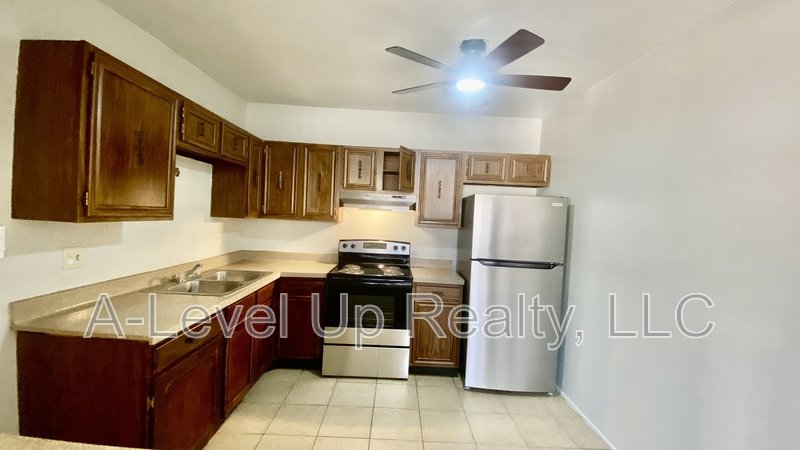 1838 South Rosemont Avenue property image