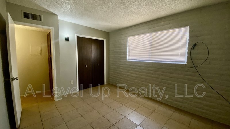 1838 South Rosemont Avenue property image