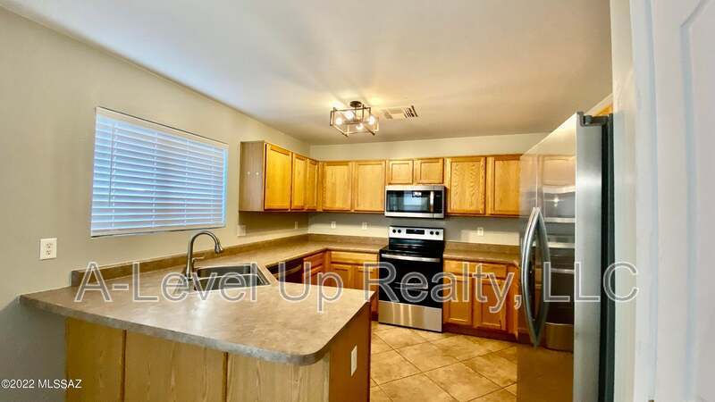 721 West Flaming Arrow Drive property image