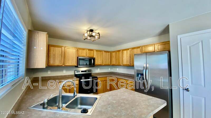 721 West Flaming Arrow Drive property image