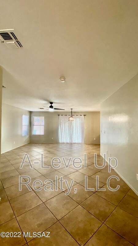 721 West Flaming Arrow Drive property image