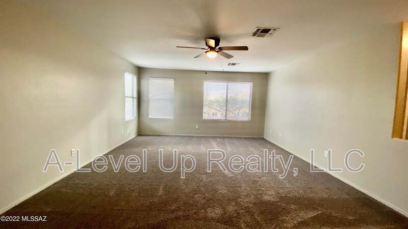 721 West Flaming Arrow Drive property image