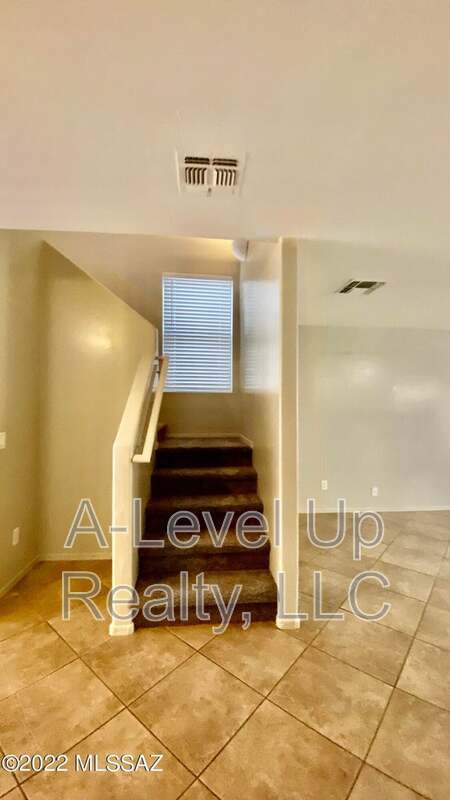 721 West Flaming Arrow Drive property image