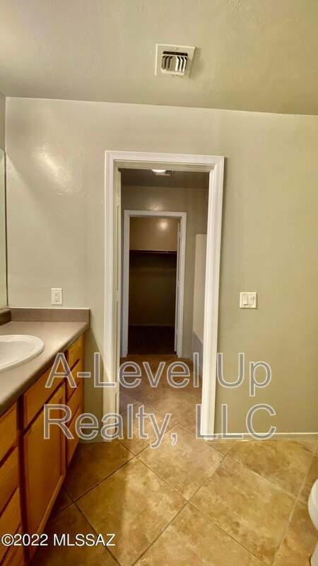 721 West Flaming Arrow Drive property image