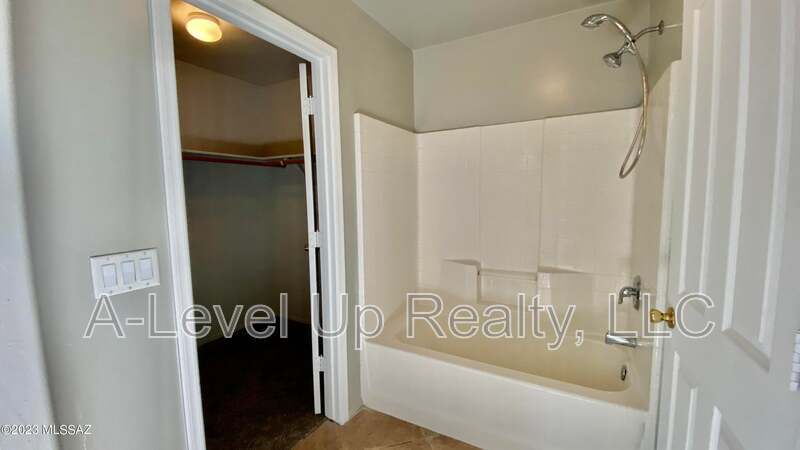 721 West Flaming Arrow Drive property image