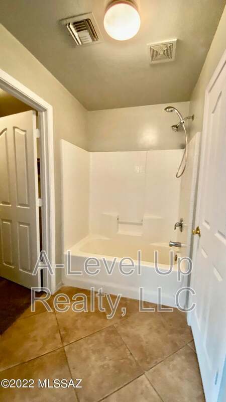 721 West Flaming Arrow Drive property image