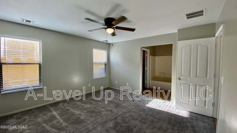 721 West Flaming Arrow Drive property image