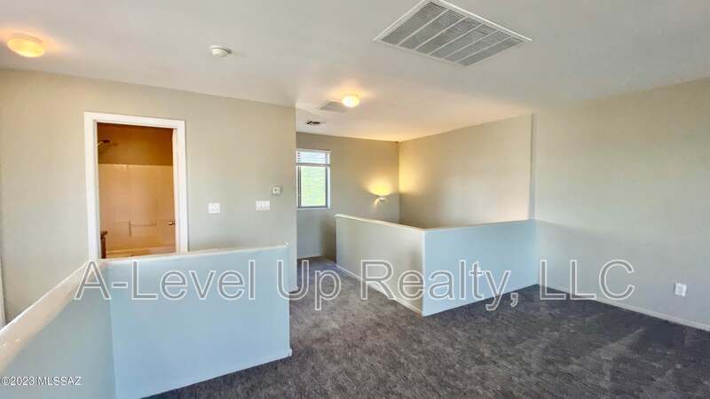 721 West Flaming Arrow Drive property image