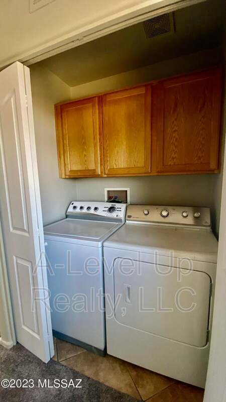 721 West Flaming Arrow Drive property image