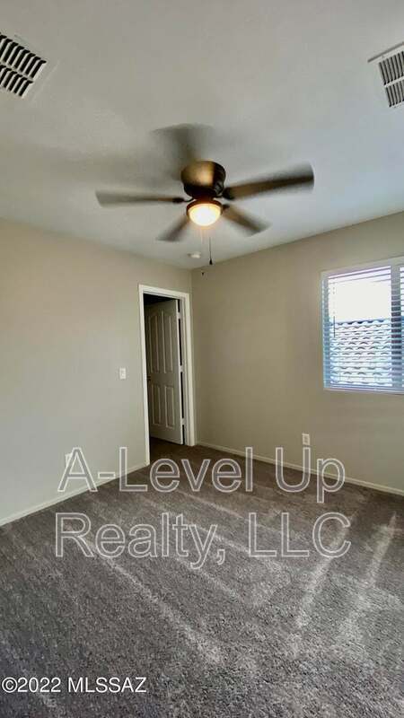 721 West Flaming Arrow Drive property image