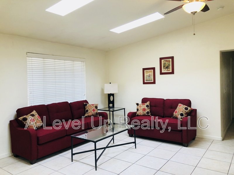 1980 N Tyndall Ave - 1B property image