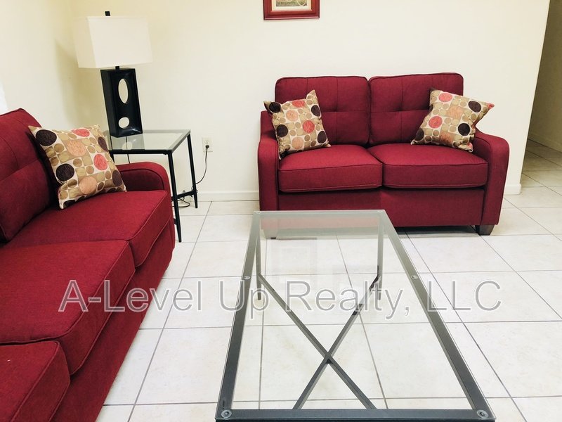 1980 N Tyndall Ave - 1B property image