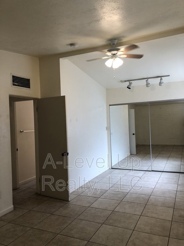 1980 N Tyndall Ave - 1B property image