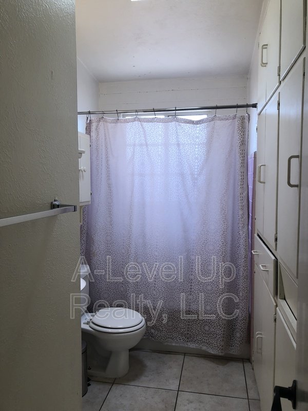 1980 N Tyndall Ave - 1B property image