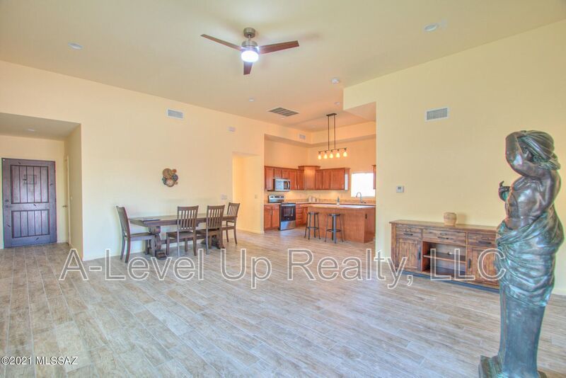310 West 27th Street property image