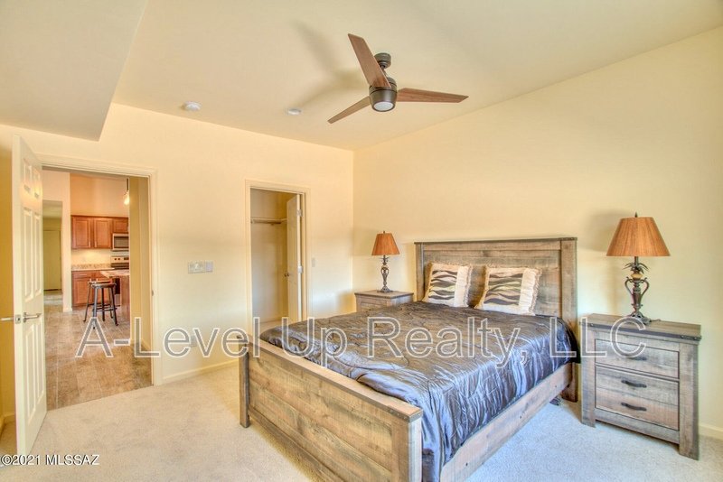 310 West 27th Street property image