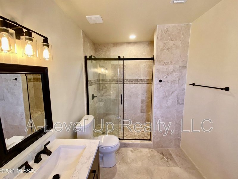 310 West 27th Street property image