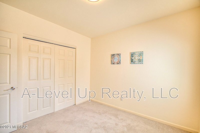 310 West 27th Street property image