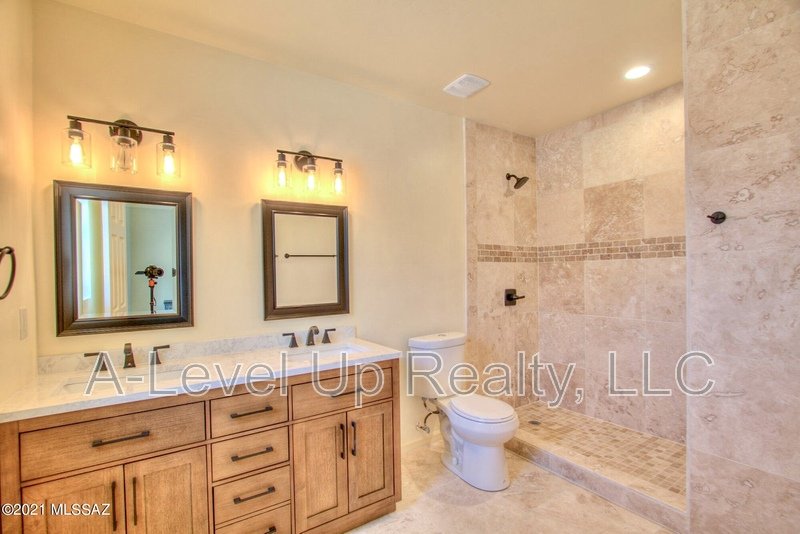 310 West 27th Street property image