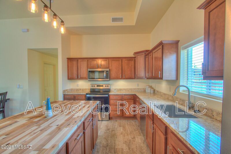 310 West 27th Street property image