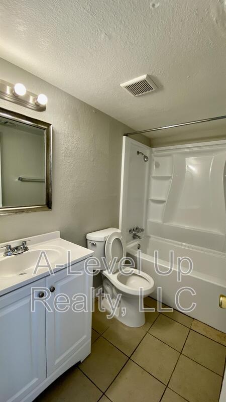 403 East Thoroughbred Street property image