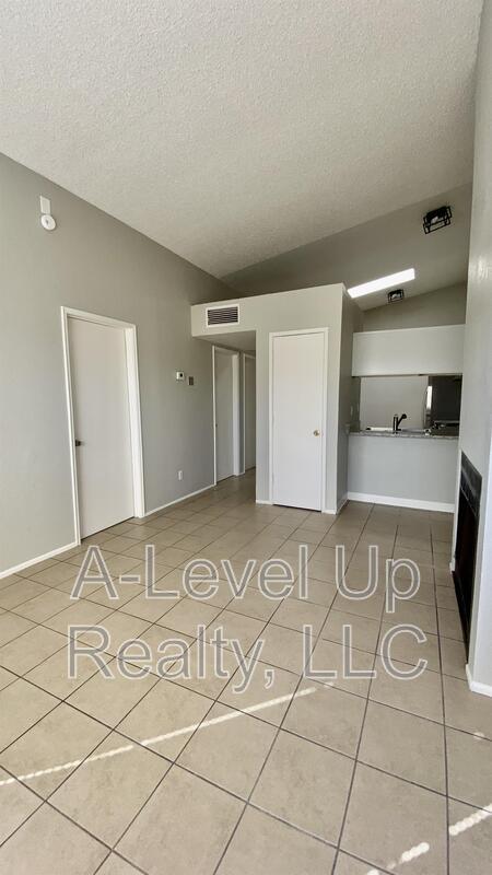 403 East Thoroughbred Street property image