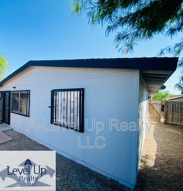 419 East Thoroughbred Street property image