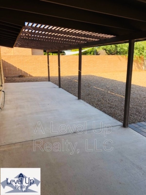 7532 North Rasmussen Avenue property image