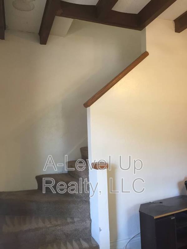 723 E 6th street property image