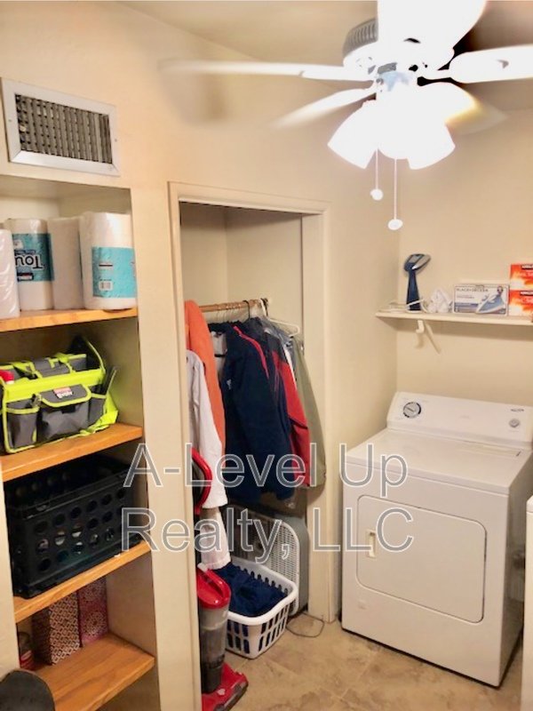 723 E 6th street property image