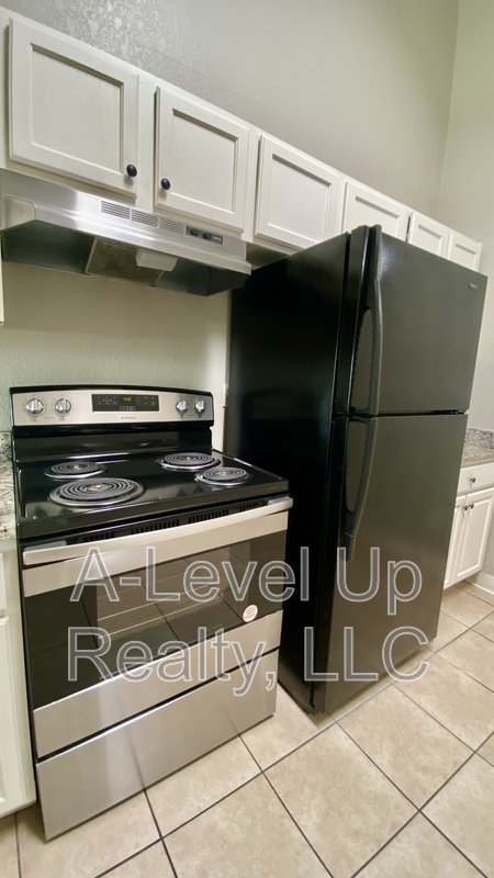 403 East Thoroughbred Street property image