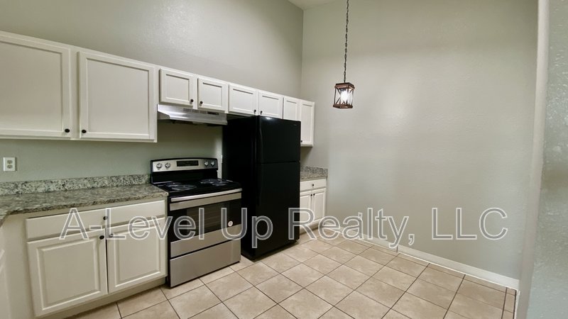 403 East Thoroughbred Street property image