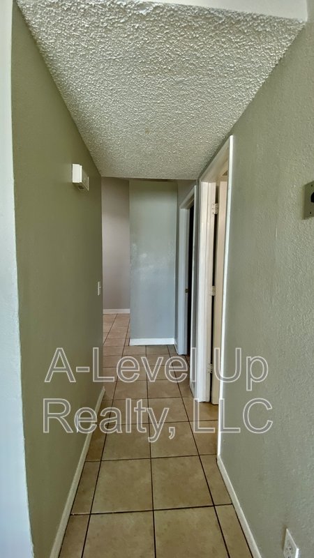 403 East Thoroughbred Street property image