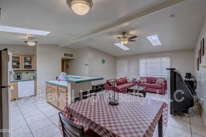 1980 N Tyndall Ave - 1A property image