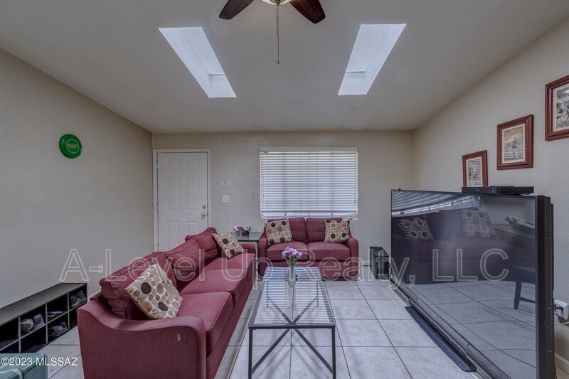 1980 N Tyndall Ave - 1A property image