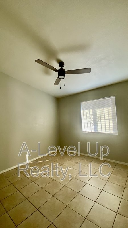 403 East Thoroughbred Street property image