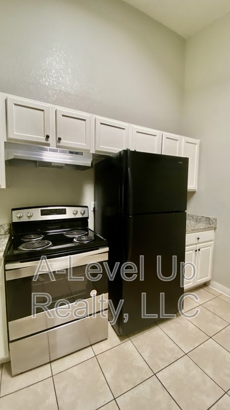 403 East Thoroughbred Street property image