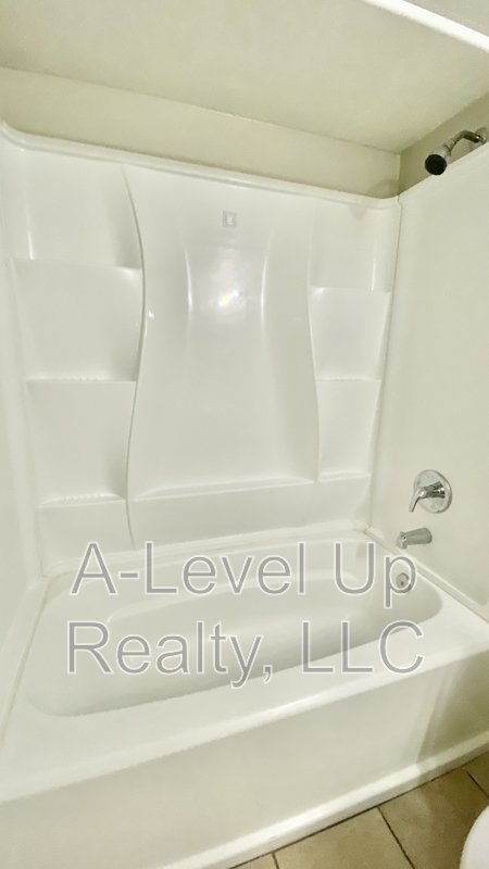 403 East Thoroughbred Street property image