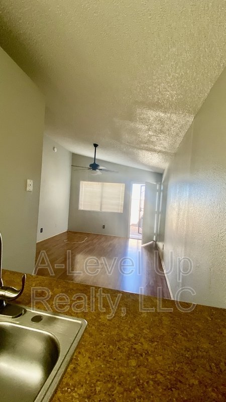 419 East Thoroughbred Street property image