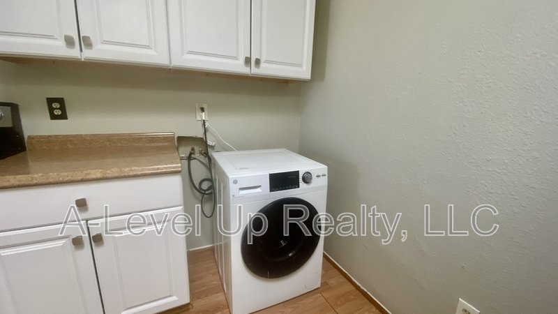 419 East Thoroughbred Street property image