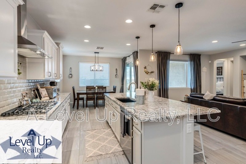 14097 North Silverleaf Lane property image