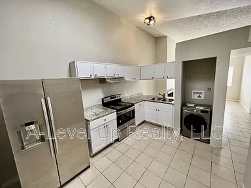 401 East Thoroughbred Street - 1 property image