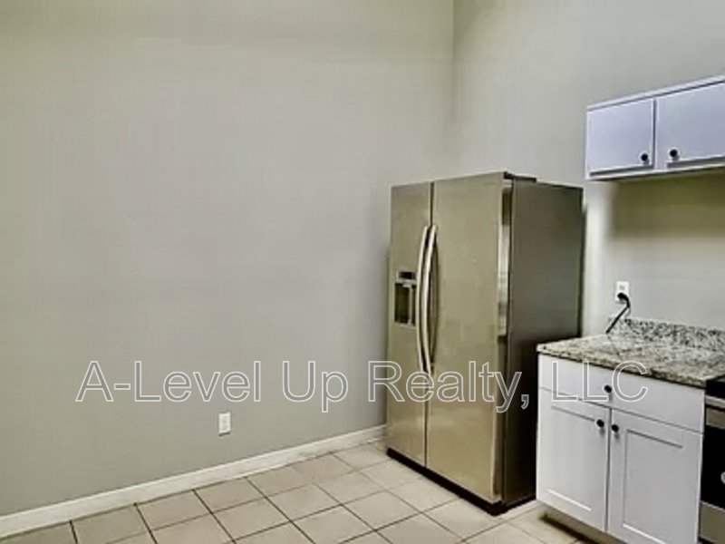 401 East Thoroughbred Street - 1 property image